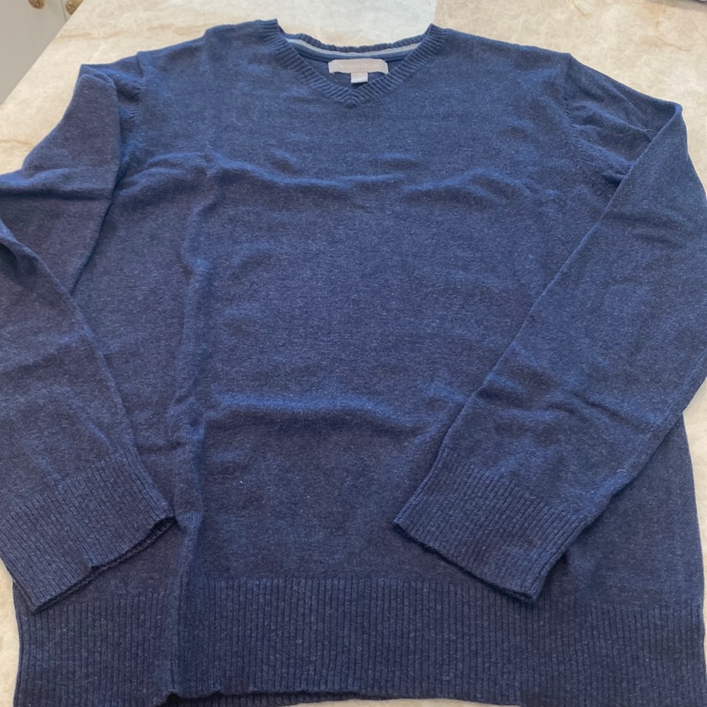 Nordstrom Boys Navy V neck sweater XL